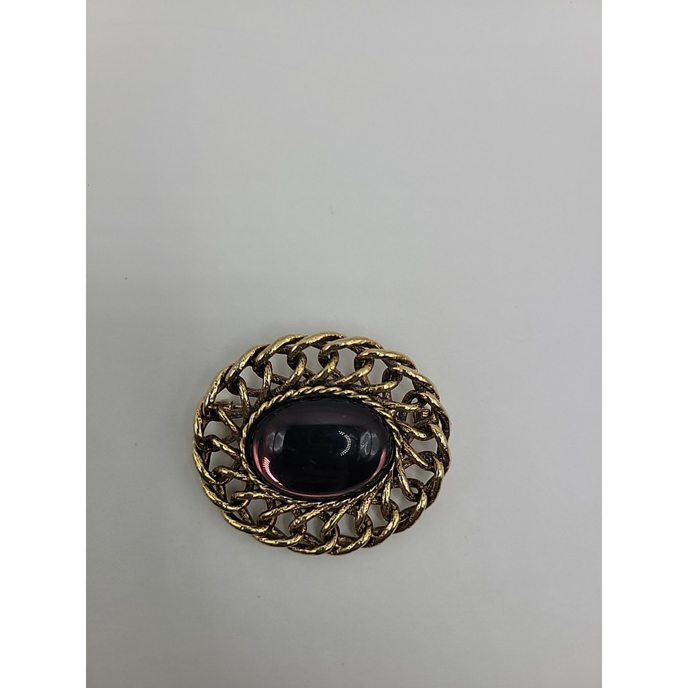 Vintage Gold Tone Brooch Amethyst Glass Cabochon Purple Oval‎ Pin Filigree Frame
